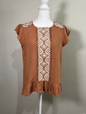 Ten n Rose Size M Linen Terracotta Top with White Embroidered Accents Boxy Boho